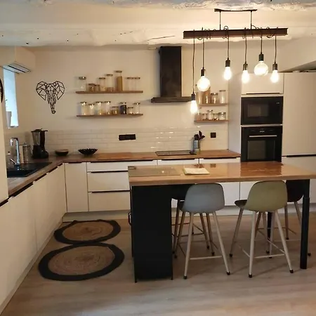 Charmante Maison De Village Provencale 85 M2 Apartment *